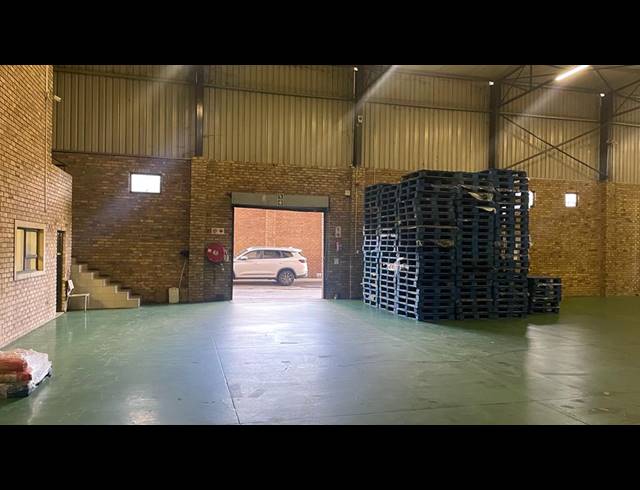 1,200M² WAREHOUSE TO LET IN PRETORIA WEST